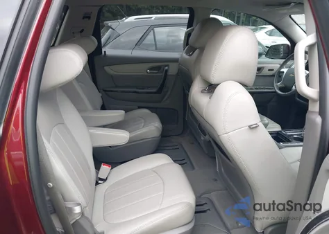 2017 Chevrolet Traverse Premier z USA, uszkodzony, nr VIN 1GNKRJKD7HJ251180